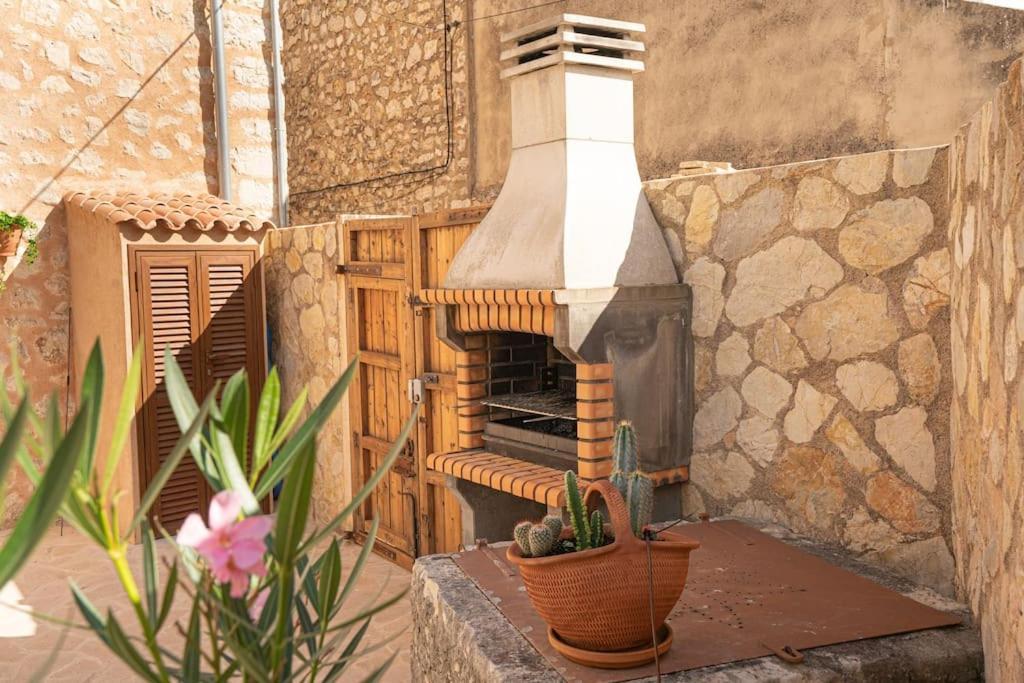 Hébergement de vacances Casa De Pueblo Sa Teulera De Con Piscina